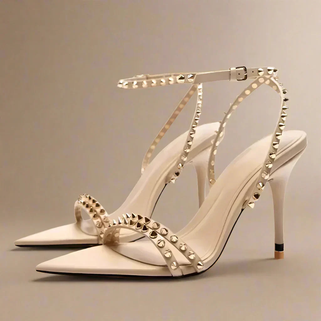 נעלי עקב – קנדי