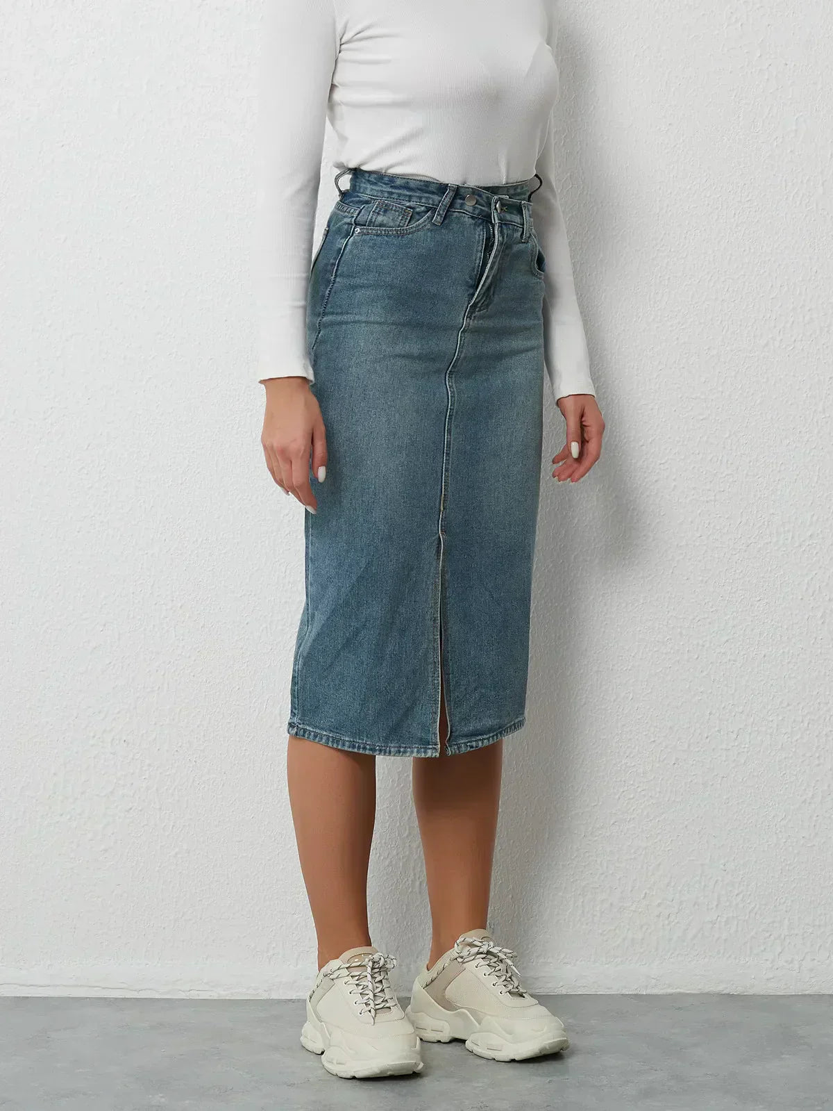 חצאית דגם עדי